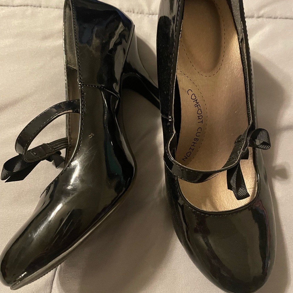 Black heels. Good used condition